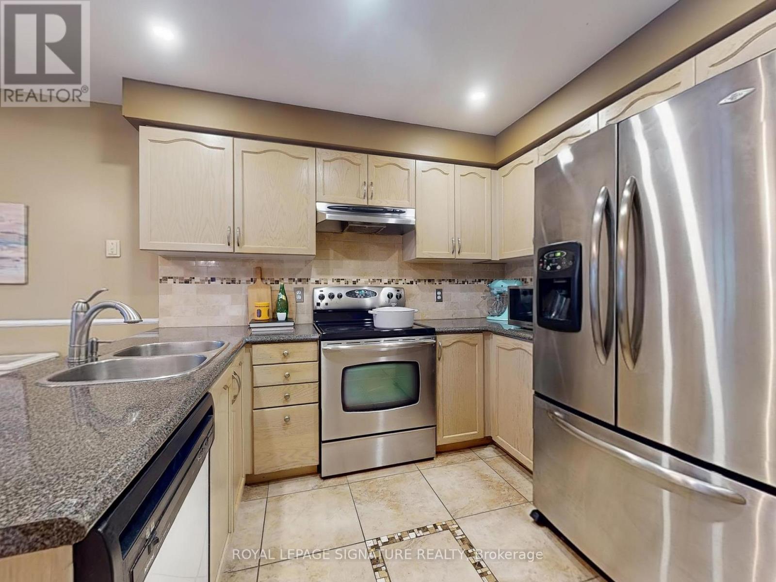 1070 Summitview Crescent, Oshawa, Ontario  L1K 2K5 - Photo 9 - E12946150