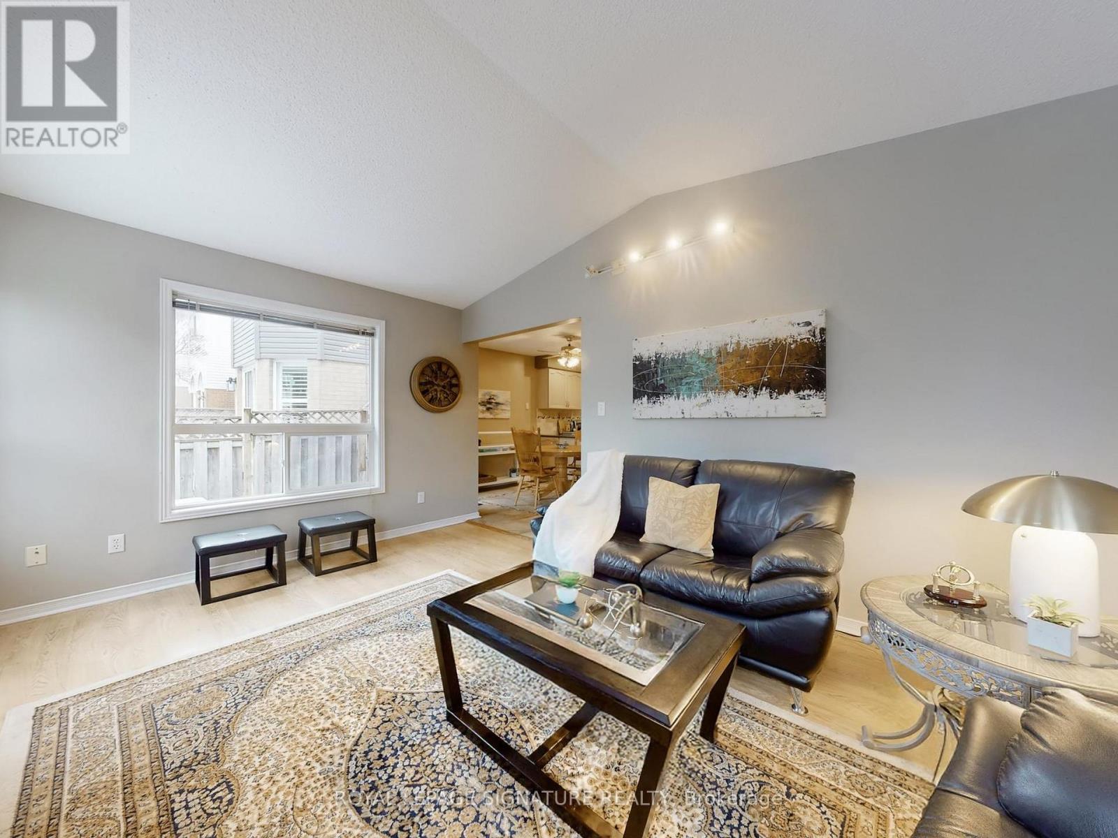 1070 Summitview Crescent, Oshawa, Ontario  L1K 2K5 - Photo 7 - E12946150