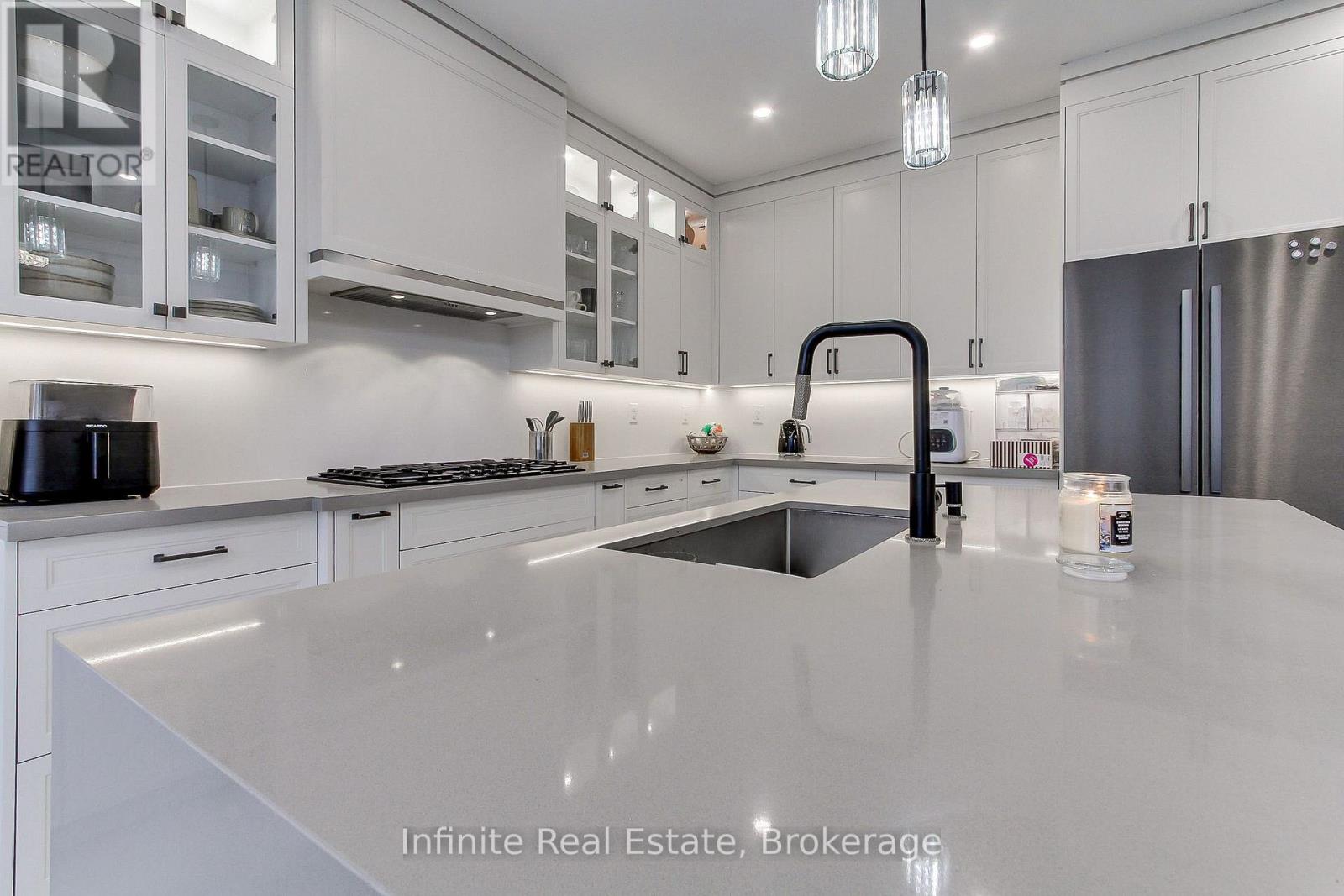 27 Selby Crescent, Bradford West Gwillimbury, Ontario  L3Z 0V4 - Photo 18 - N12859668