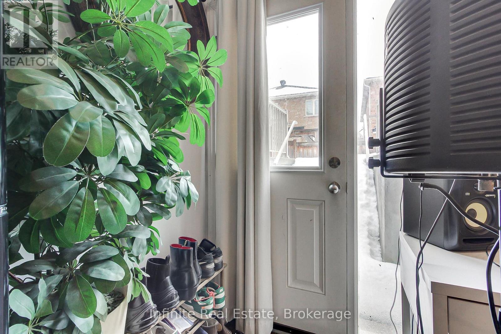 27 Selby Crescent, Bradford West Gwillimbury, Ontario  L3Z 0V4 - Photo 46 - N12859668