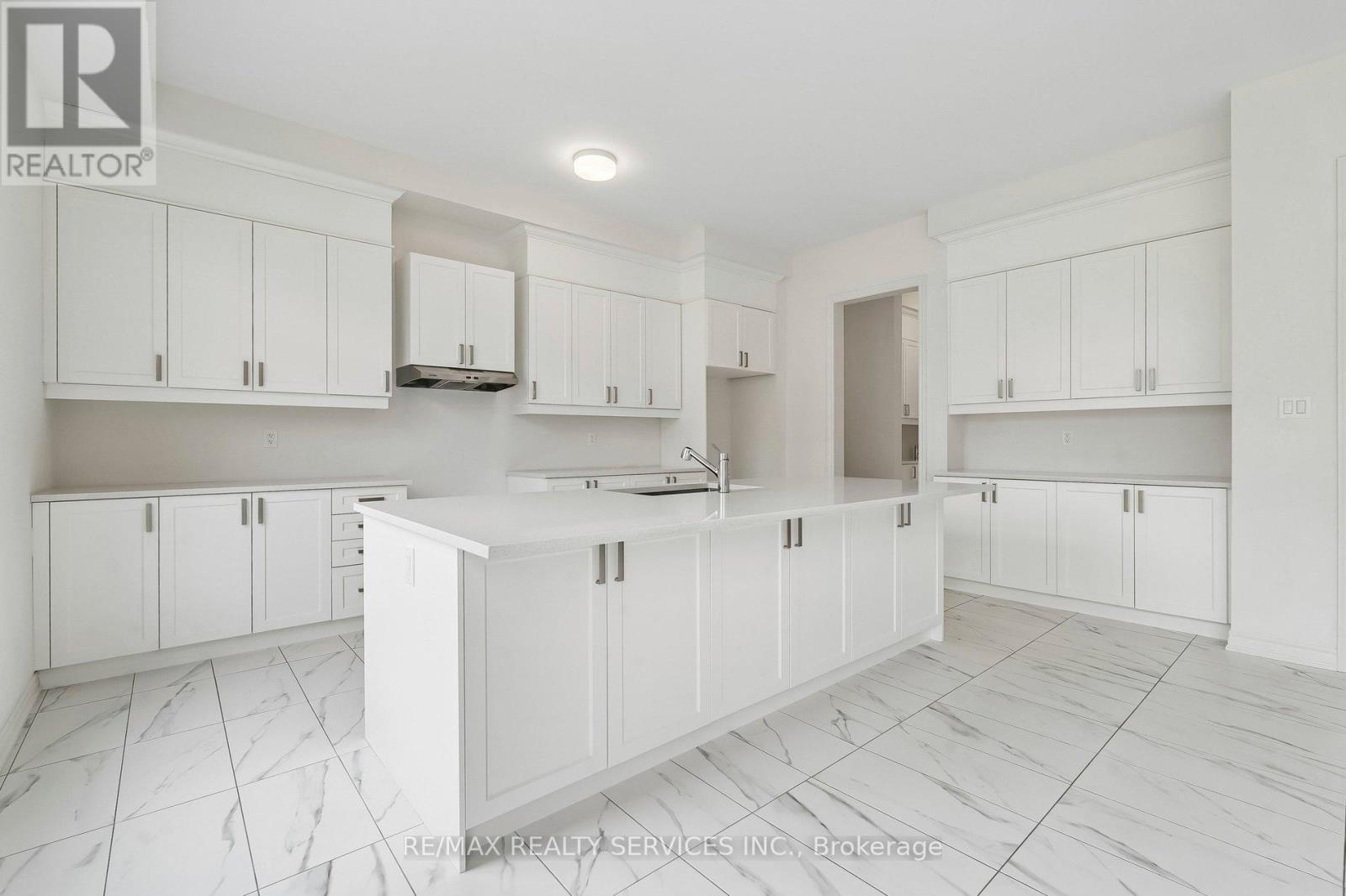 25 Bellflower Crescent, Adjala-Tosorontio, Ontario  L0G 1W0 - Photo 12 - N12926222