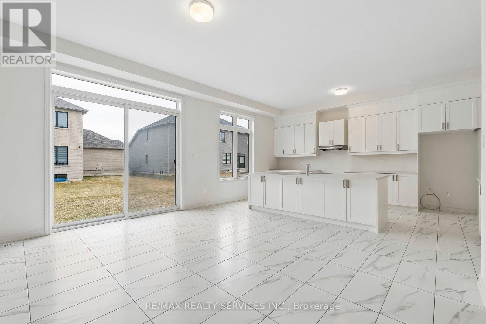 25 Bellflower Crescent, Adjala-Tosorontio, Ontario  L0G 1W0 - Photo 14 - N12926222