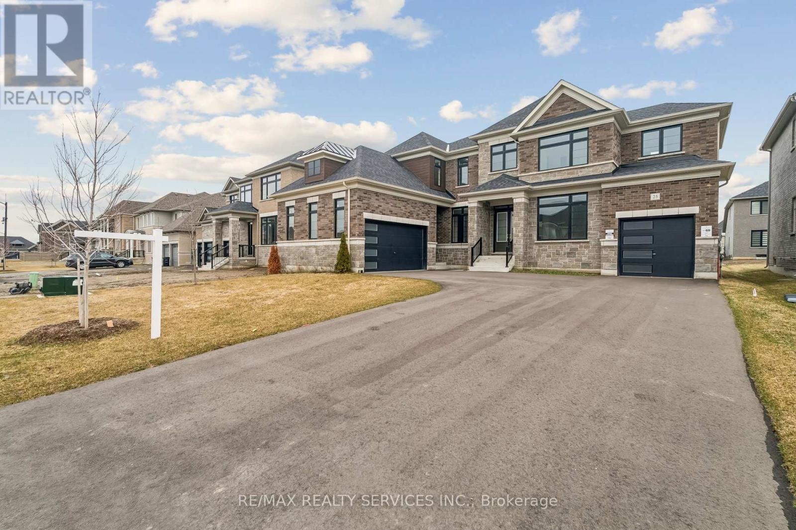 25 Bellflower Crescent, Adjala-Tosorontio, Ontario  L0G 1W0 - Photo 2 - N12926222