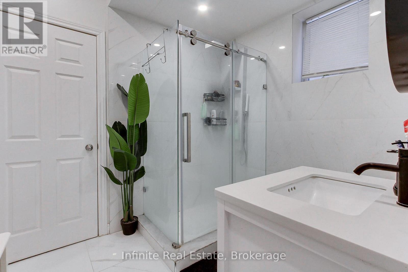 27 Selby Crescent, Bradford West Gwillimbury, Ontario  L3Z 0V4 - Photo 44 - N12859668