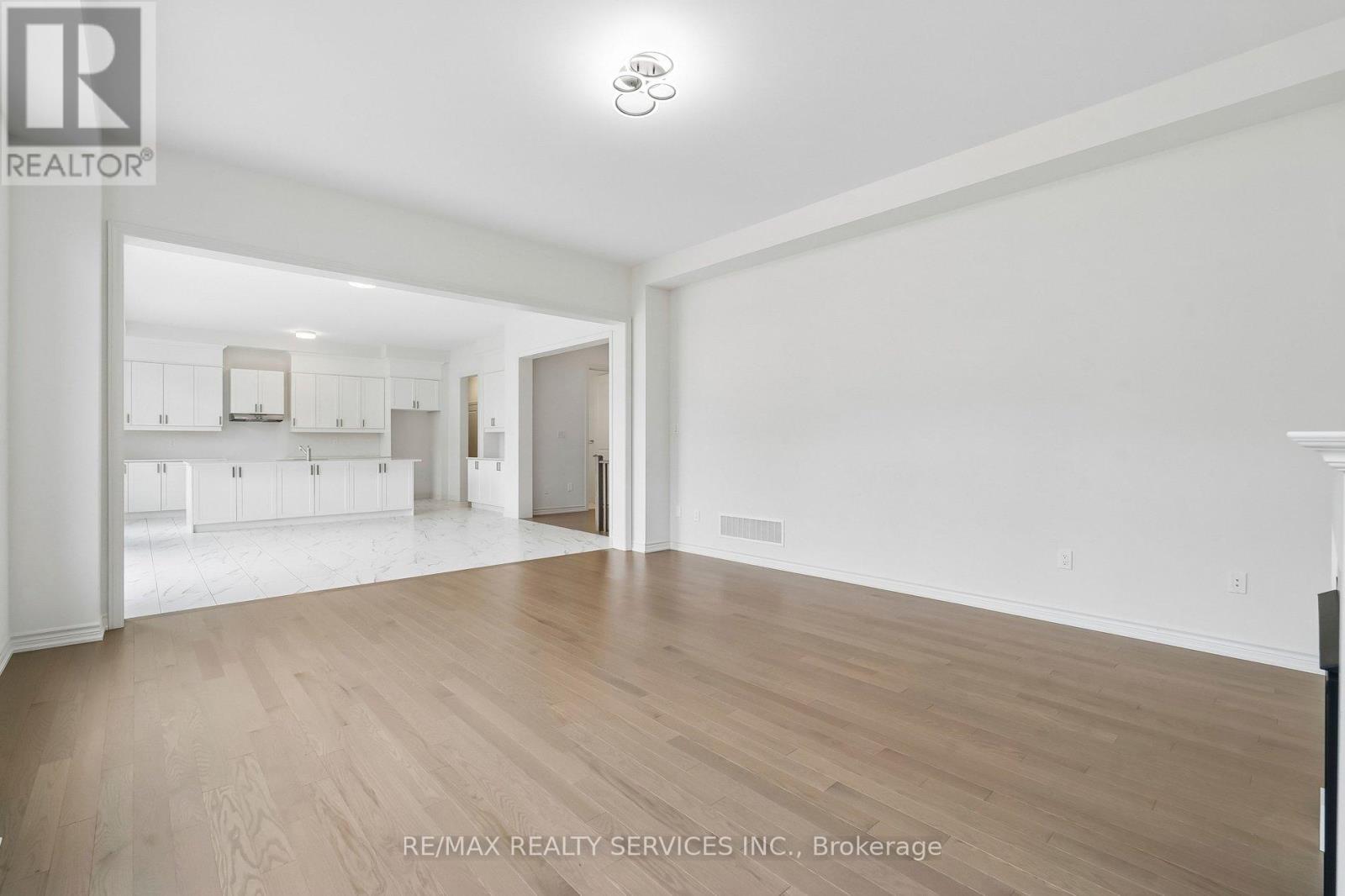 25 Bellflower Crescent, Adjala-Tosorontio, Ontario  L0G 1W0 - Photo 17 - N12926222