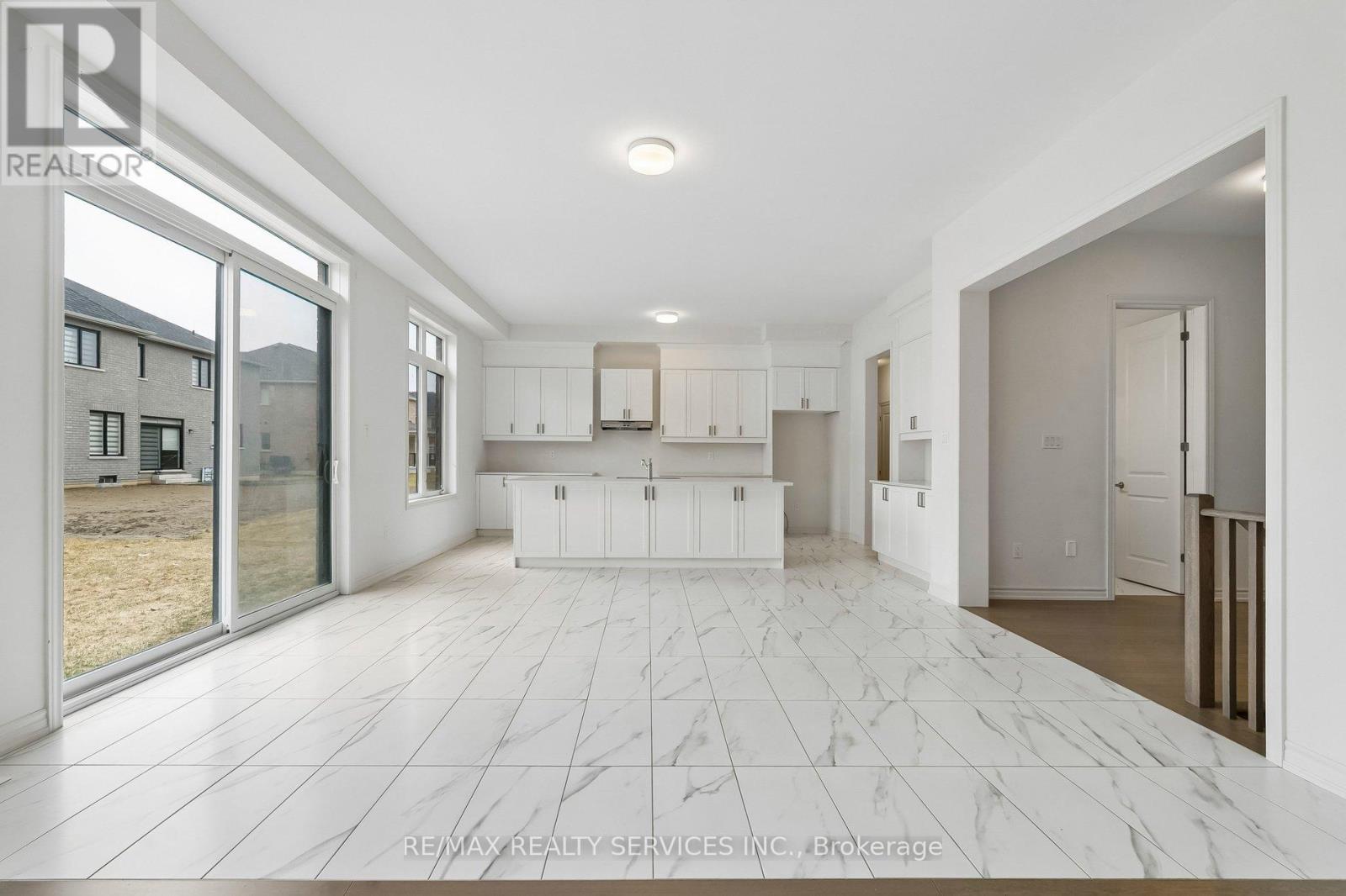 25 Bellflower Crescent, Adjala-Tosorontio, Ontario  L0G 1W0 - Photo 15 - N12926222