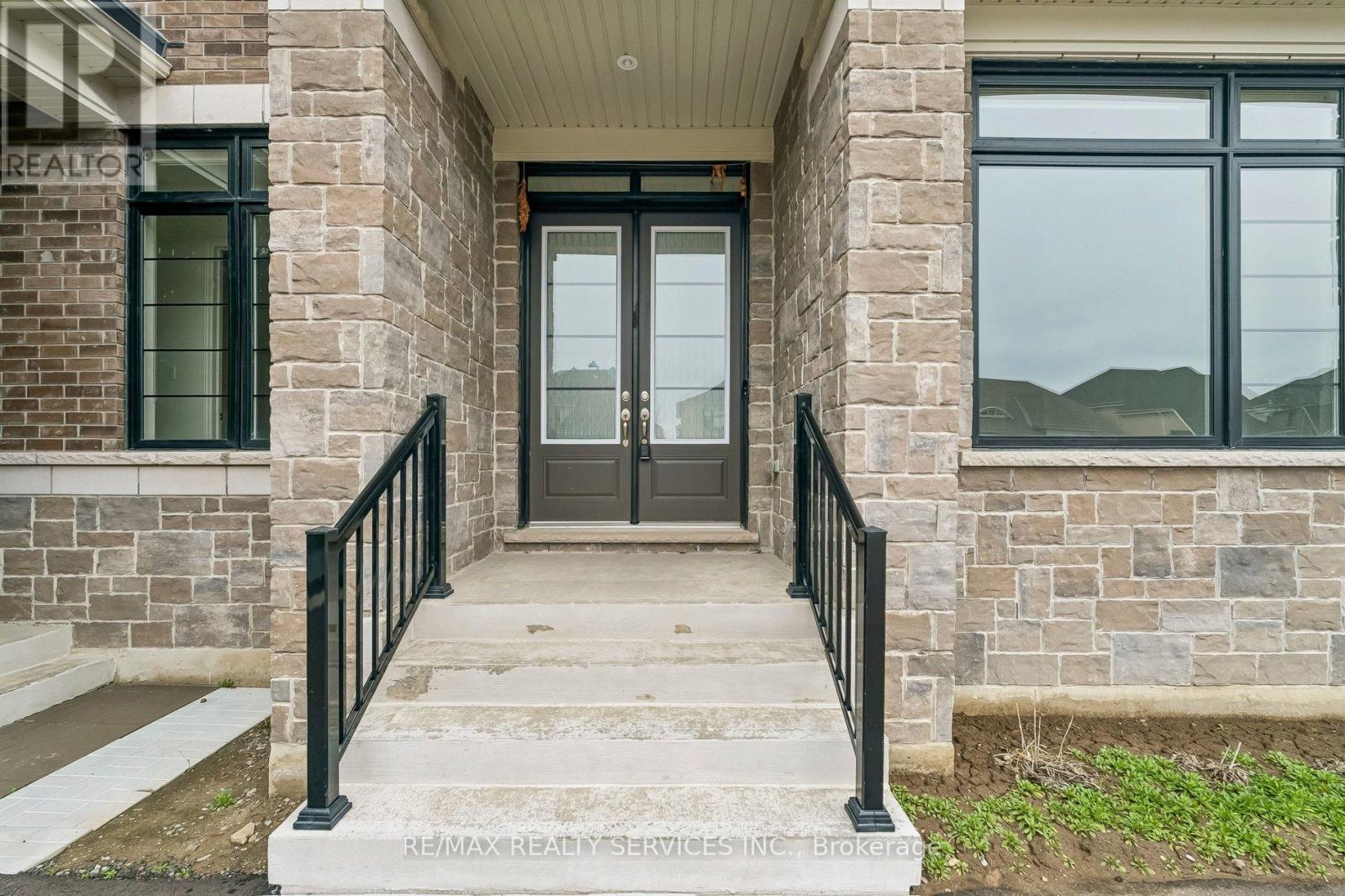 25 Bellflower Crescent, Adjala-Tosorontio, Ontario  L0G 1W0 - Photo 4 - N12926222