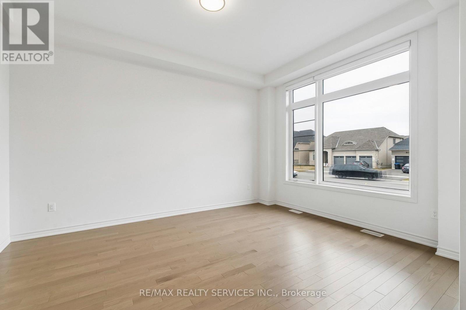 25 Bellflower Crescent, Adjala-Tosorontio, Ontario  L0G 1W0 - Photo 7 - N12926222