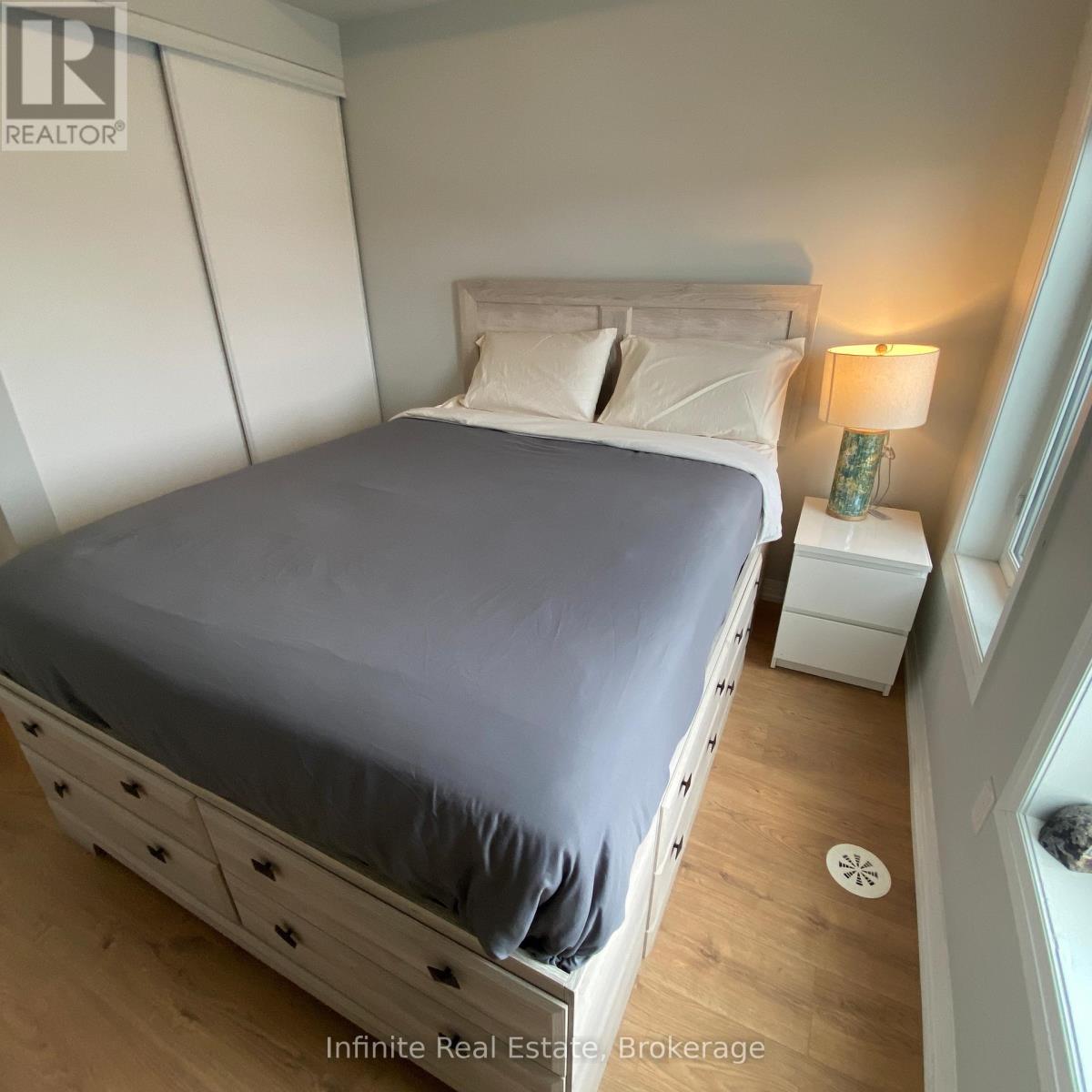 310 - 400 The East Mall, Toronto, Ontario M9B 3Z9 - Photo 5 - W12734838