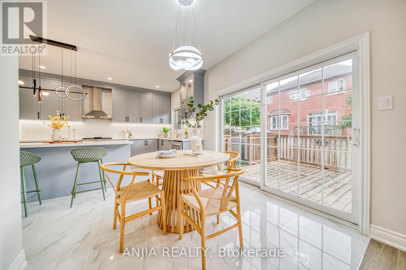 309 Tower Hill Road, Richmond Hill, Ontario  L4E 0A6 - Photo 10 - N12955922