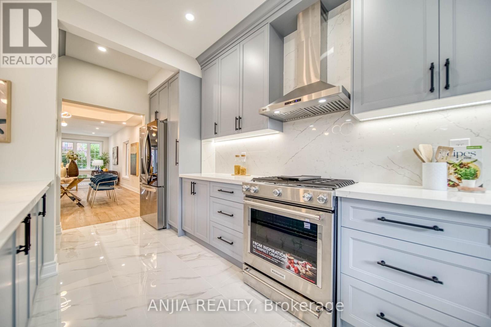 309 Tower Hill Road, Richmond Hill, Ontario  L4E 0A6 - Photo 13 - N12955922