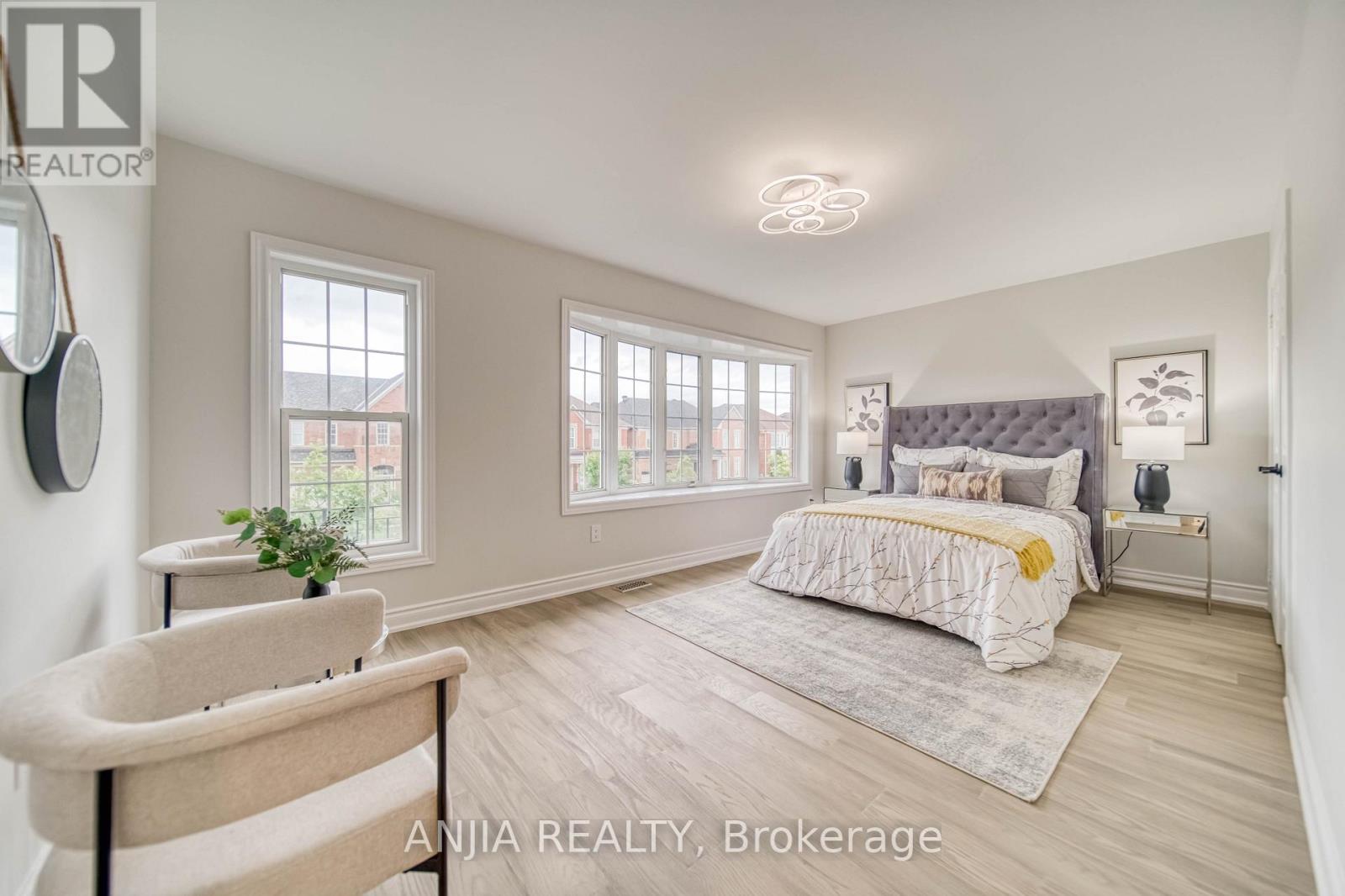 309 Tower Hill Road, Richmond Hill, Ontario  L4E 0A6 - Photo 14 - N12955922