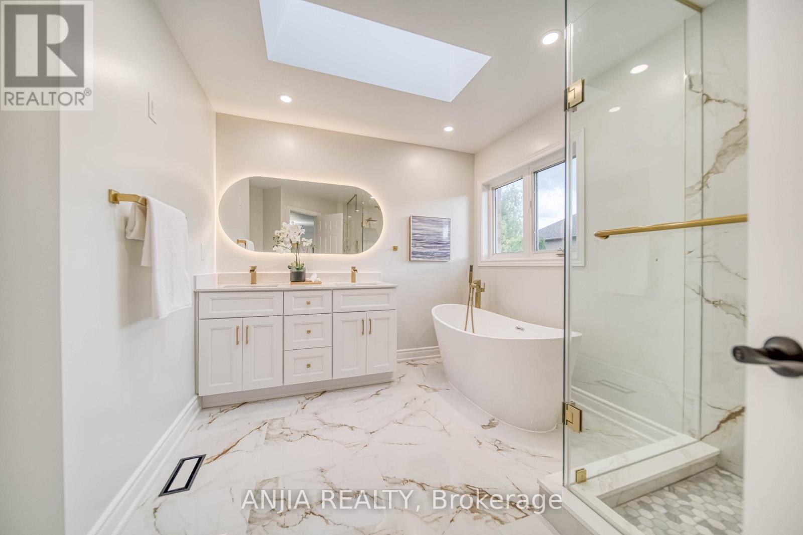 309 Tower Hill Road, Richmond Hill, Ontario  L4E 0A6 - Photo 15 - N12955922