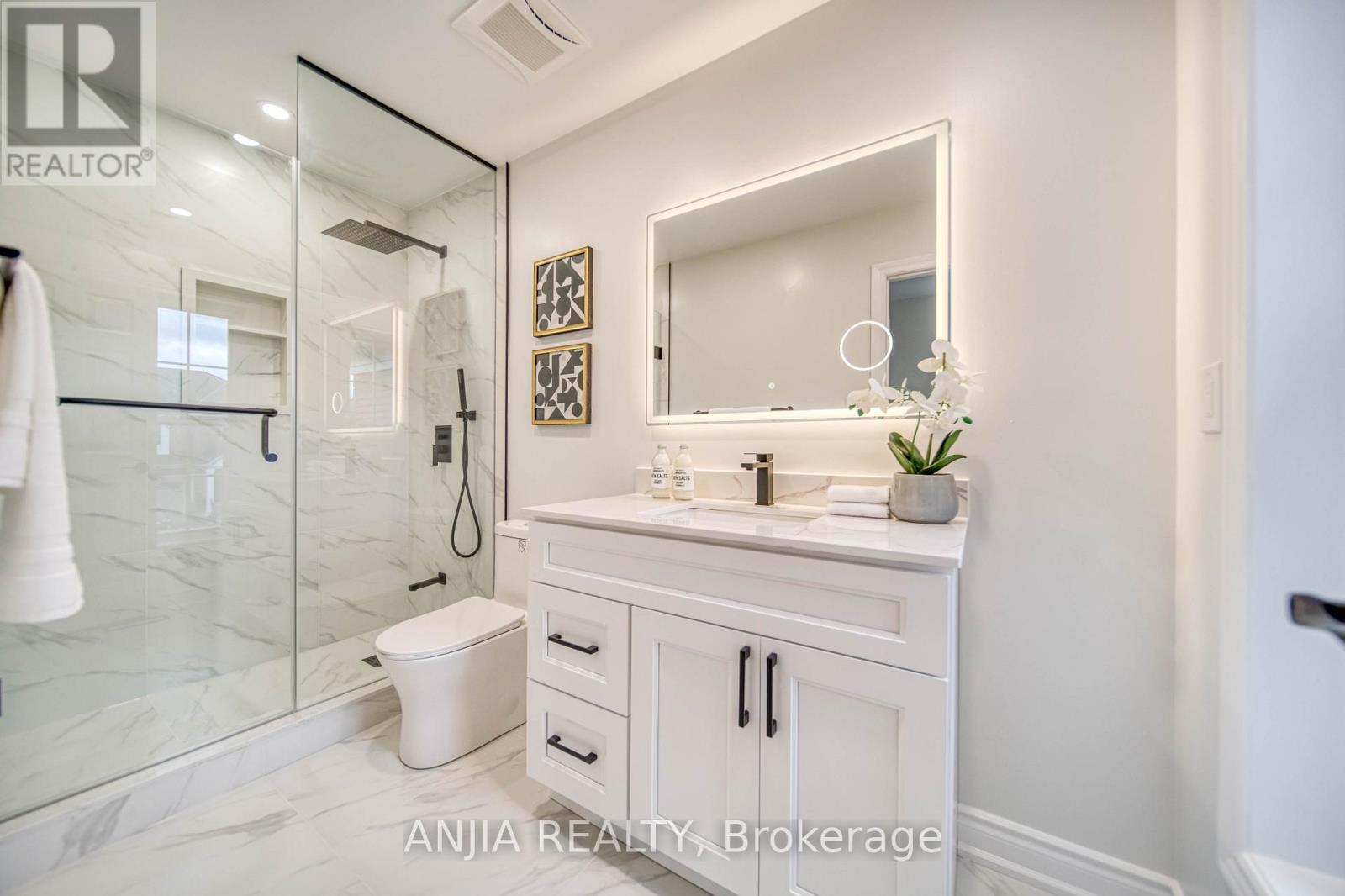 309 Tower Hill Road, Richmond Hill, Ontario  L4E 0A6 - Photo 17 - N12955922