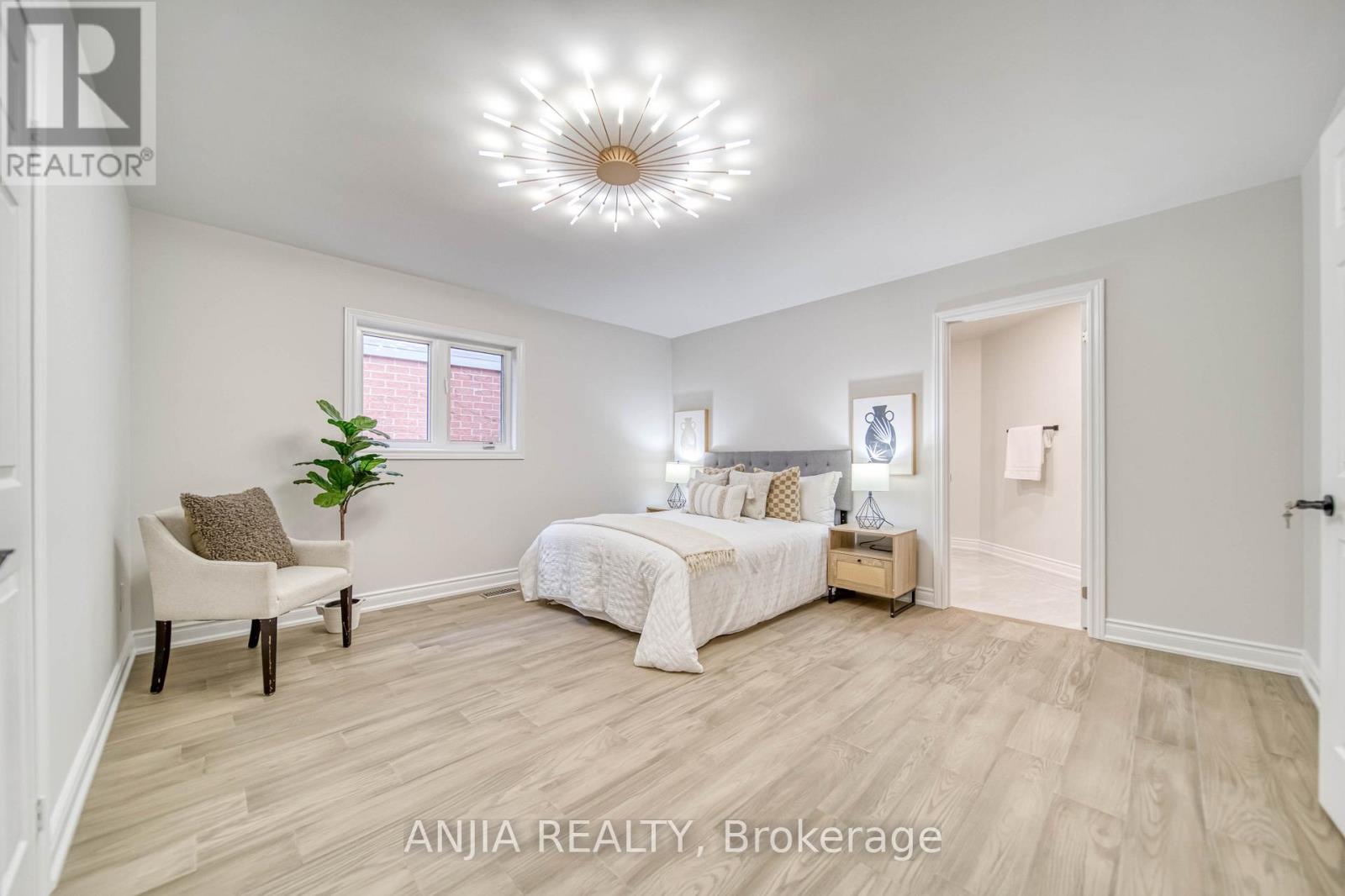 309 Tower Hill Road, Richmond Hill, Ontario  L4E 0A6 - Photo 21 - N12955922