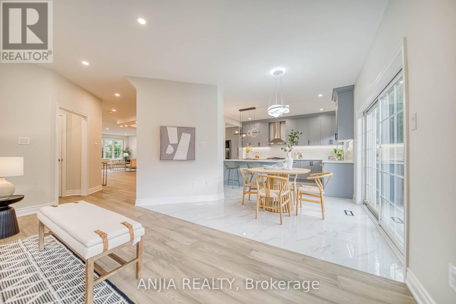 309 Tower Hill Road, Richmond Hill, Ontario  L4E 0A6 - Photo 9 - N12955922