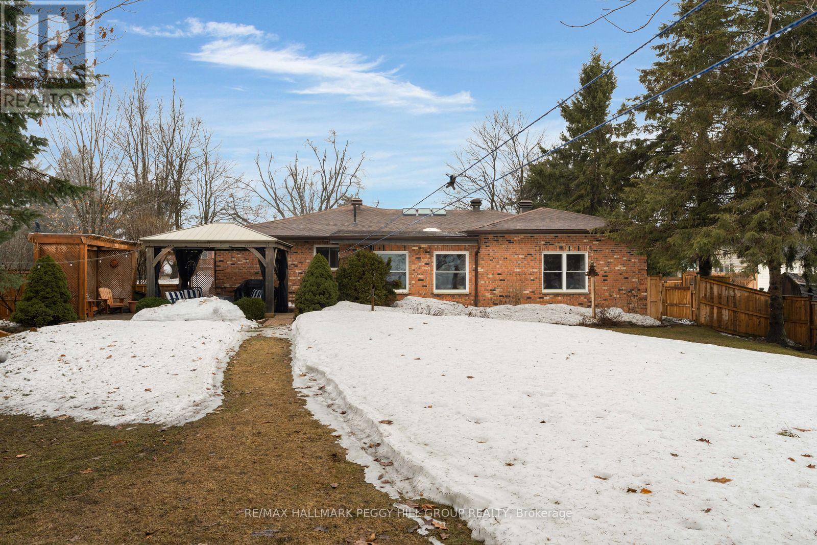 1341 Old Barrie Road W, Oro-Medonte, Ontario  L0L 2L0 - Photo 15 - S12955890