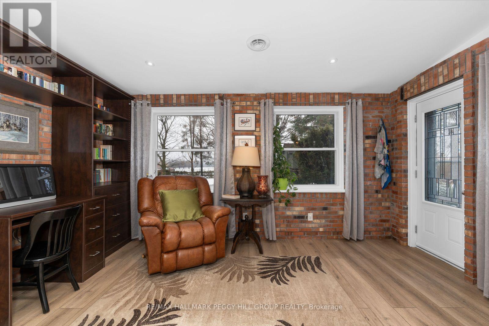 1341 Old Barrie Road W, Oro-Medonte, Ontario  L0L 2L0 - Photo 7 - S12955890