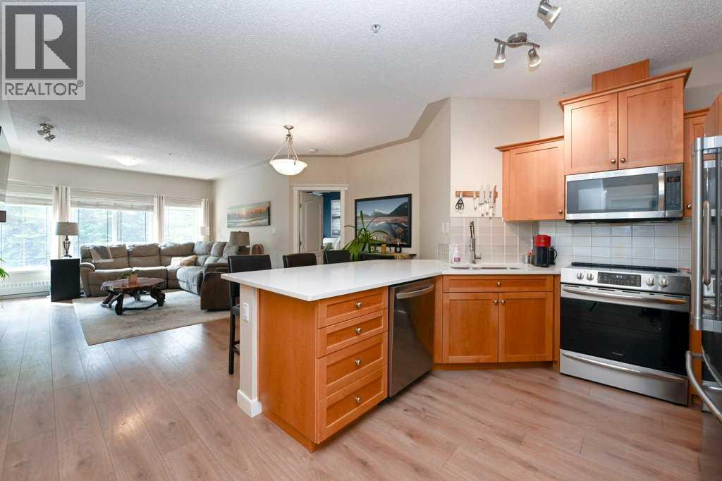 108, 20 Discovery Ridge Close SW, Calgary, Alberta  T3H 5X4 - Photo 5 - A2296401