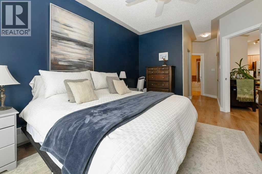 108, 20 Discovery Ridge Close SW, Calgary, Alberta  T3H 5X4 - Photo 20 - A2296401