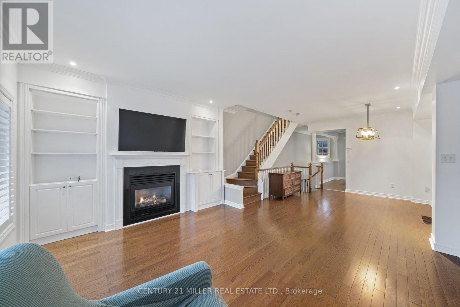 16 James Stock Path, Toronto, Ontario M8Z 6C6 - Photo 10 - W12955904