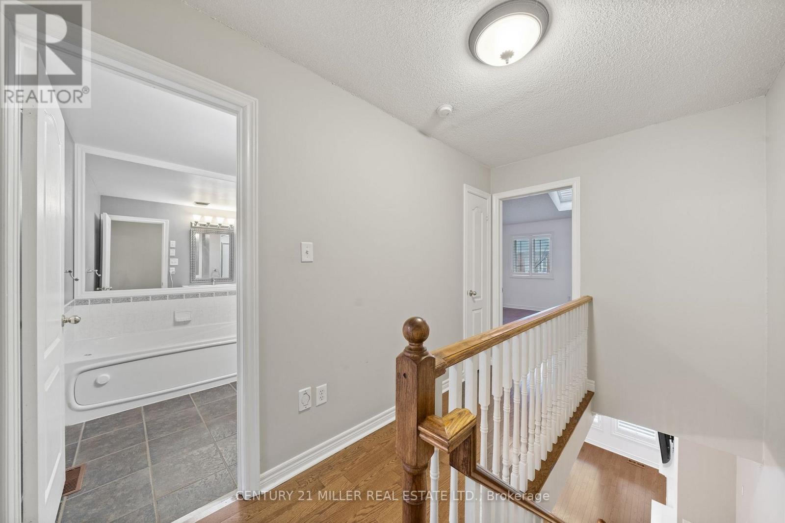 16 James Stock Path, Toronto, Ontario M8Z 6C6 - Photo 14 - W12955904