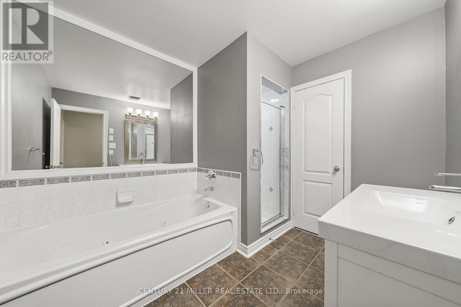 16 James Stock Path, Toronto, Ontario M8Z 6C6 - Photo 17 - W12955904