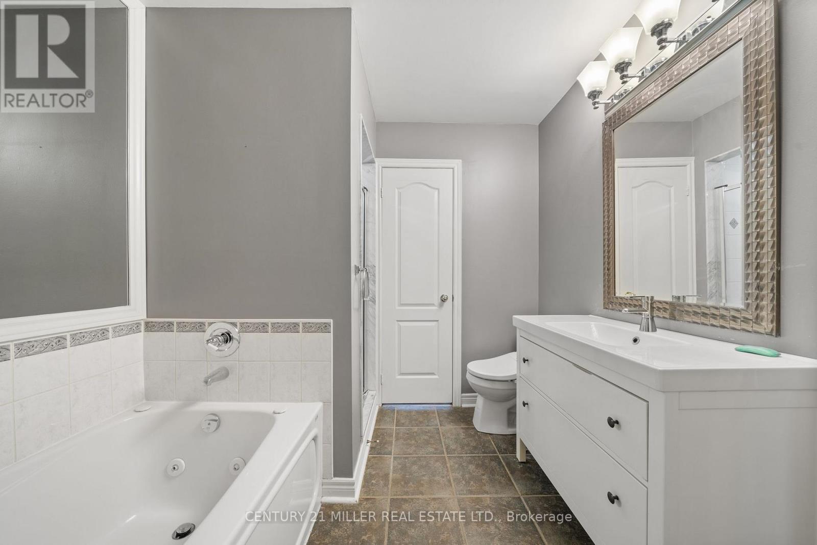 16 James Stock Path, Toronto, Ontario M8Z 6C6 - Photo 18 - W12955904