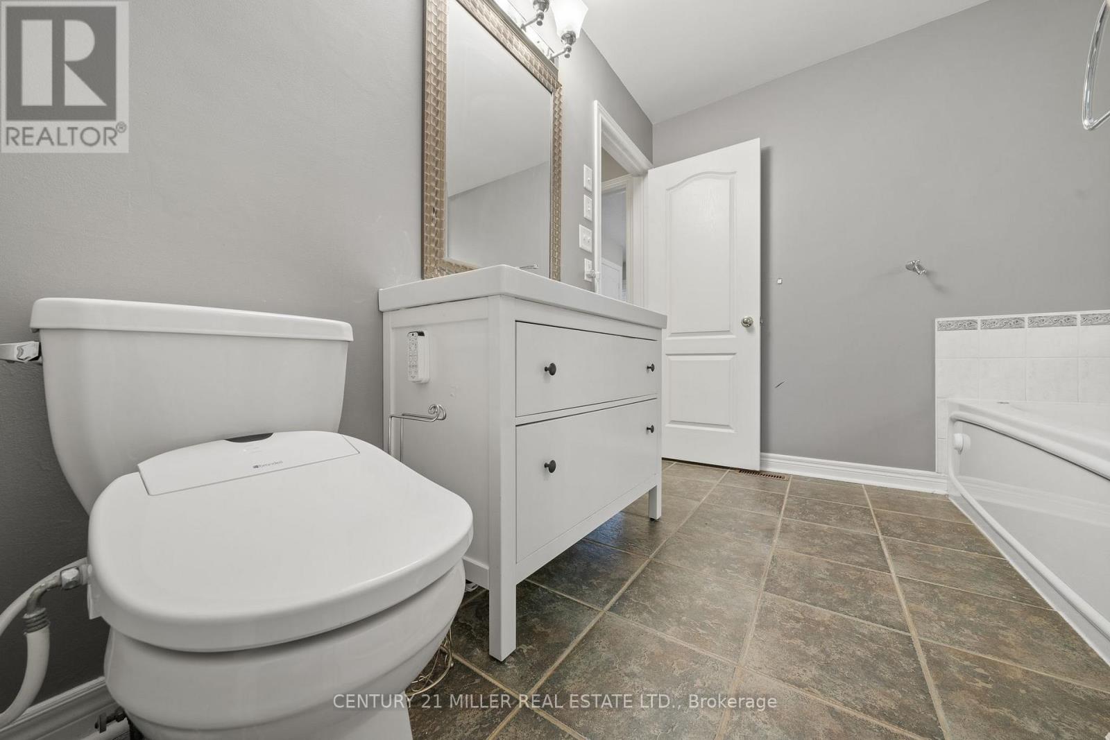 16 James Stock Path, Toronto, Ontario M8Z 6C6 - Photo 19 - W12955904