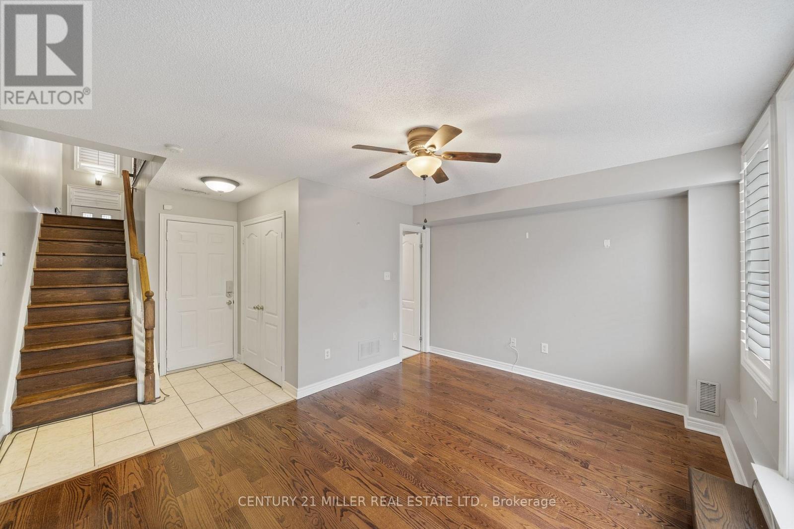 16 James Stock Path, Toronto, Ontario M8Z 6C6 - Photo 22 - W12955904