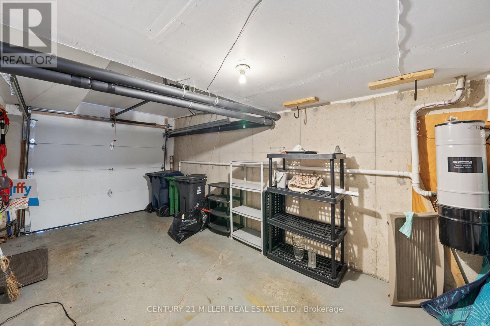 16 James Stock Path, Toronto, Ontario M8Z 6C6 - Photo 25 - W12955904