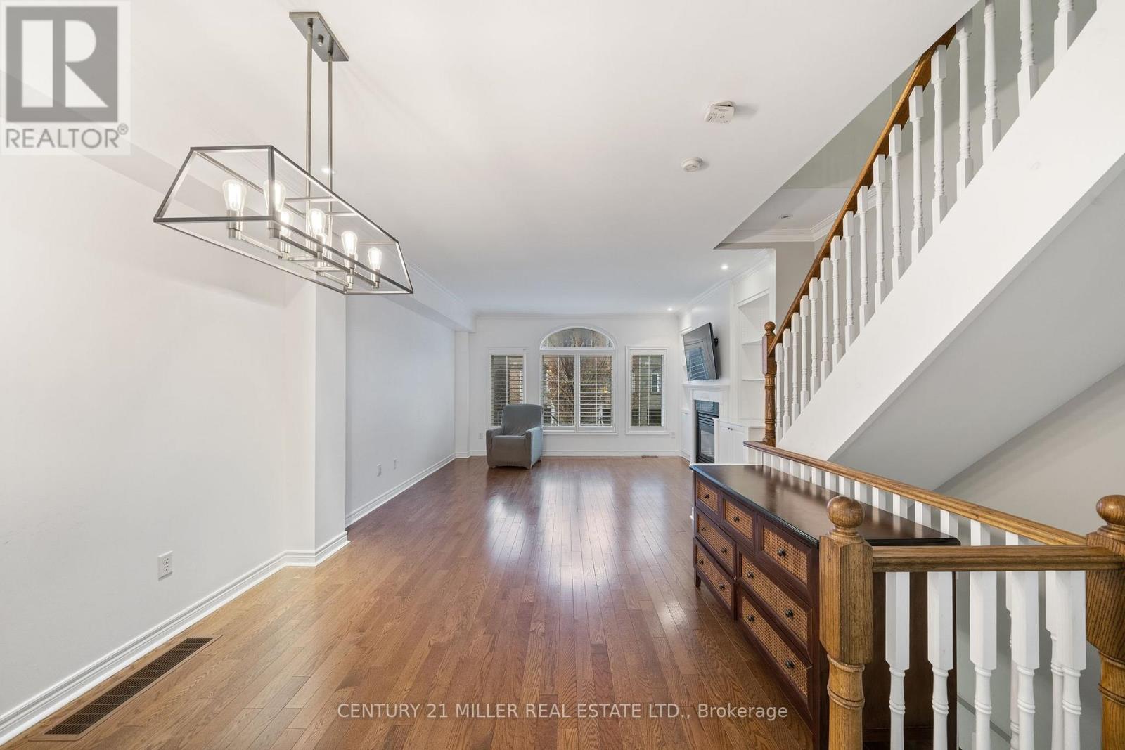 16 James Stock Path, Toronto, Ontario M8Z 6C6 - Photo 7 - W12955904