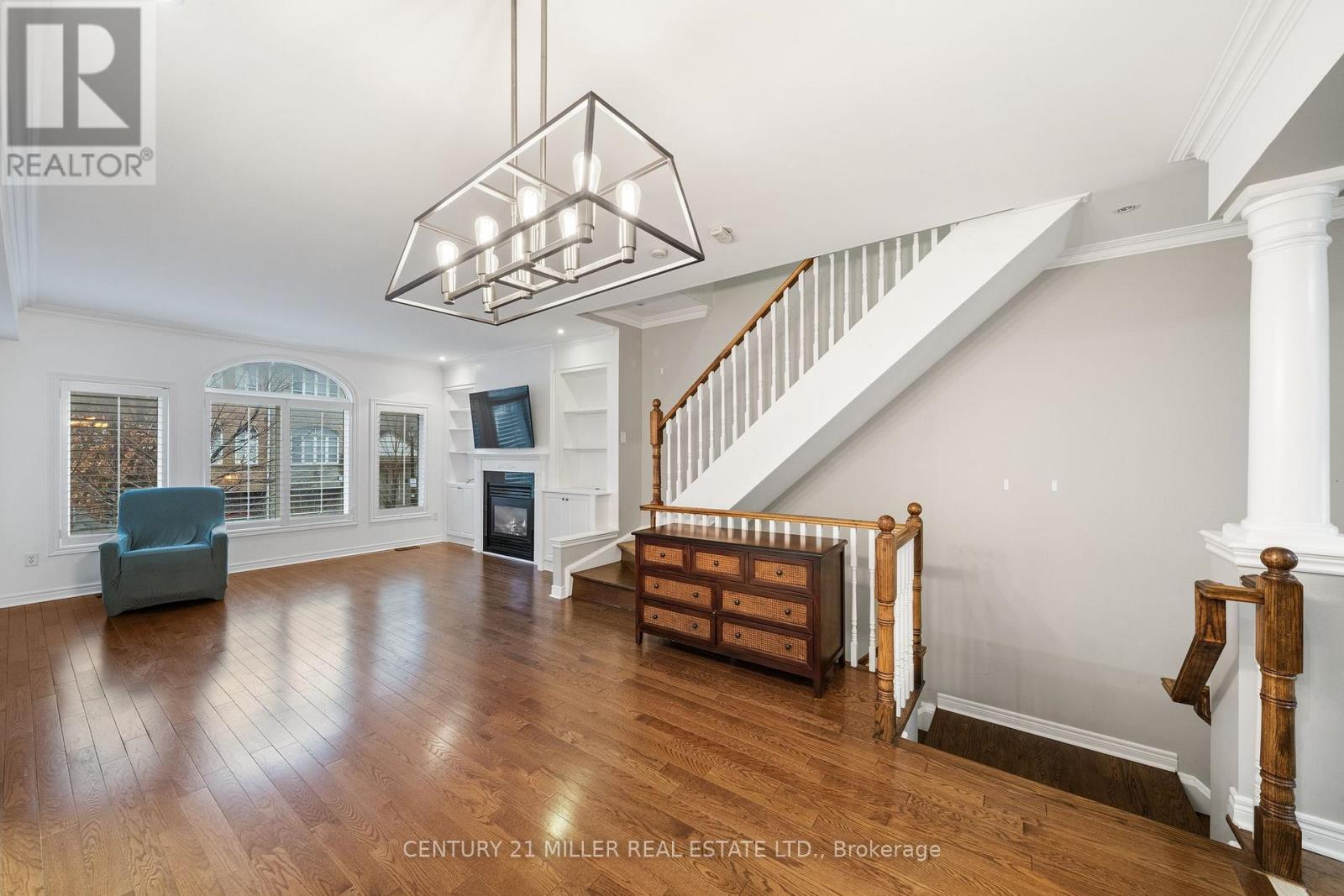 16 James Stock Path, Toronto, Ontario M8Z 6C6 - Photo 8 - W12955904