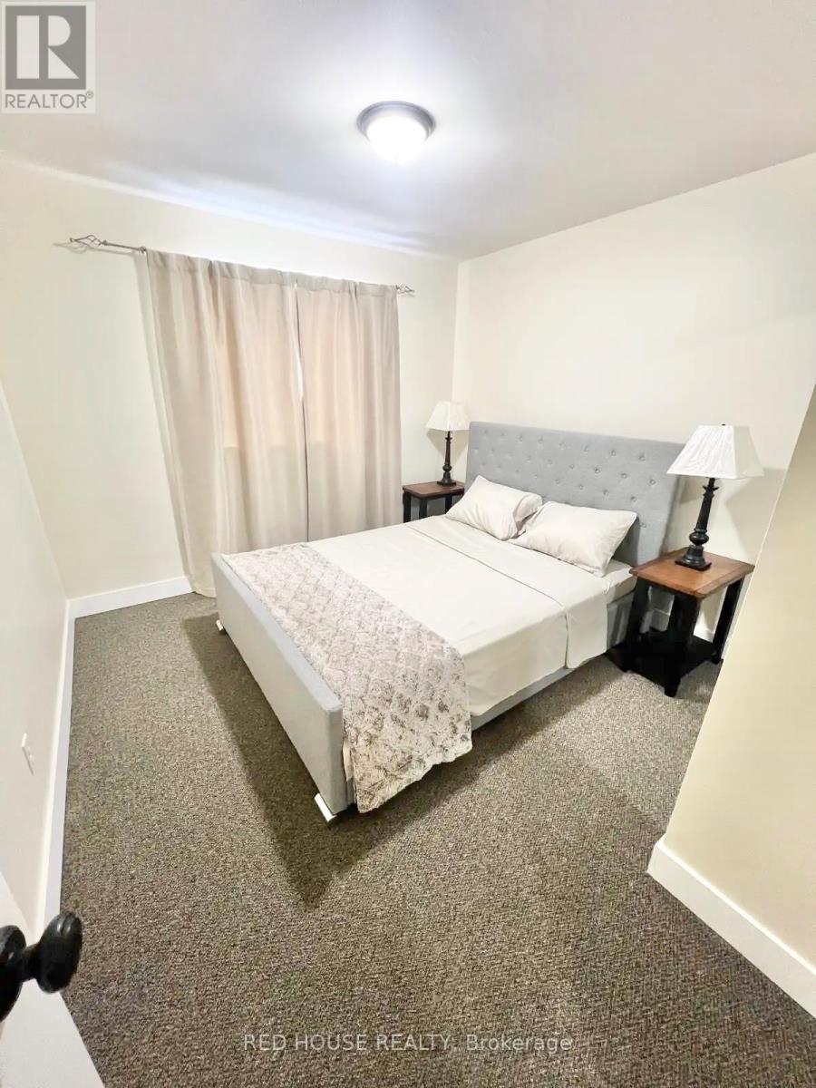 233 - 3025 Credit Crescent, Mississauga, Ontario L5C 2V3 - Photo 10 - W12955930