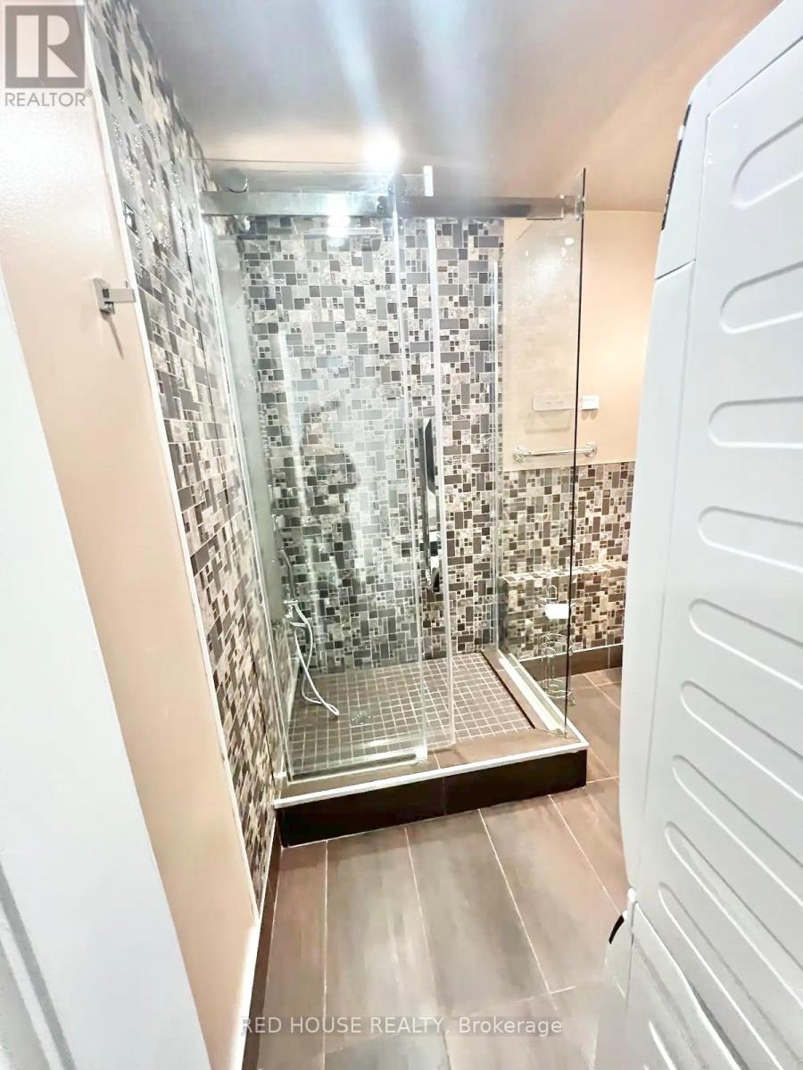 233 - 3025 Credit Crescent, Mississauga, Ontario L5C 2V3 - Photo 8 - W12955930