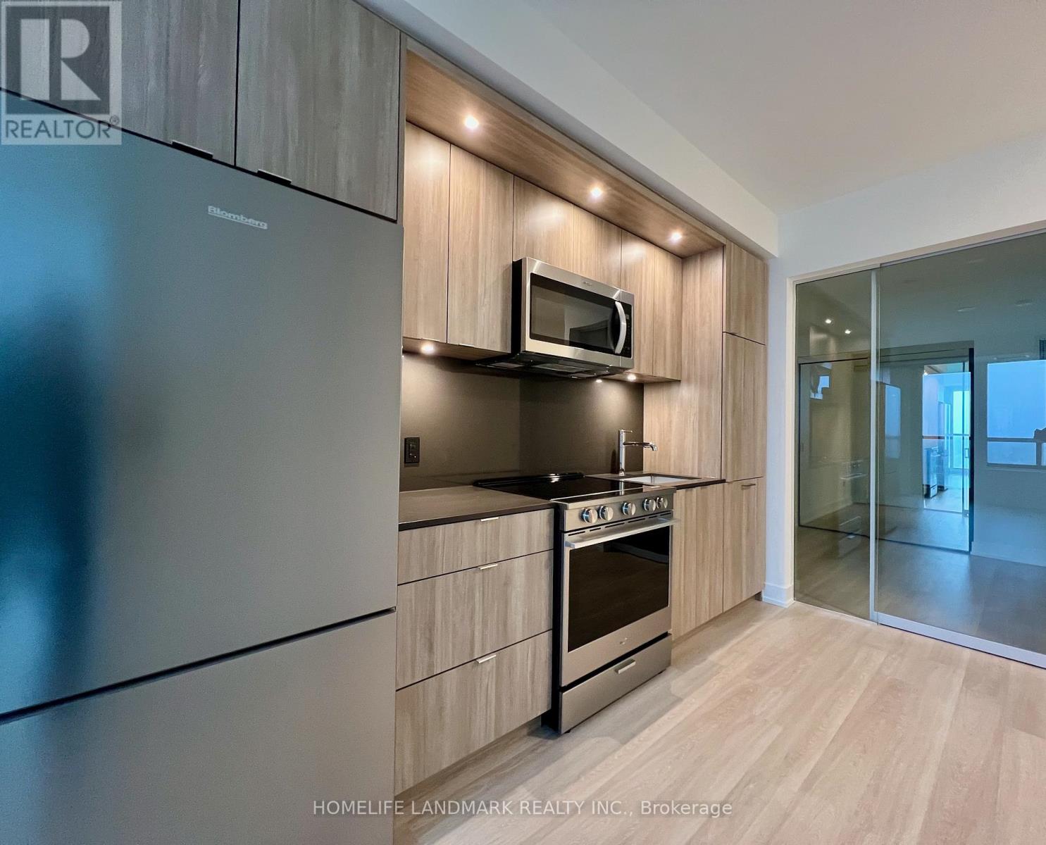 1302 - 60 Central Park Roadway, Toronto, Ontario M9A 0E6 - Photo 8 - W12955946