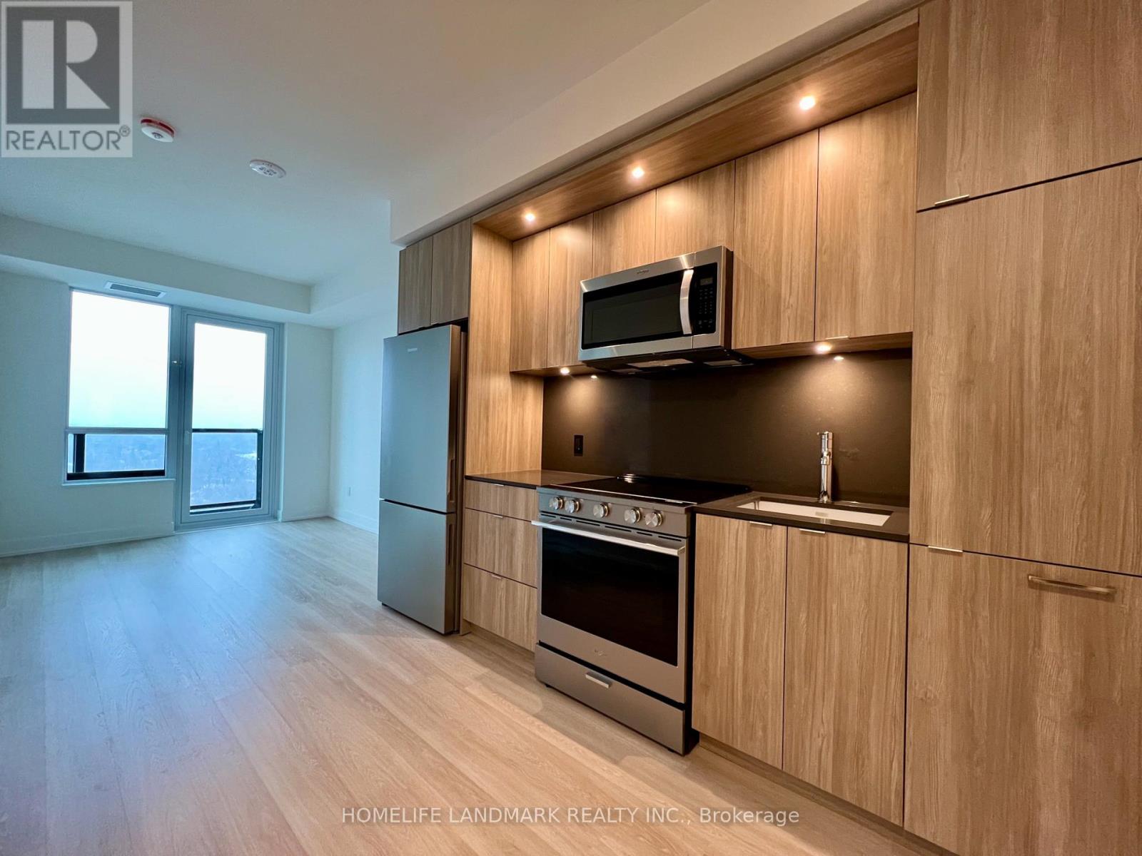 1302 - 60 Central Park Roadway, Toronto, Ontario M9A 0E6 - Photo 9 - W12955946