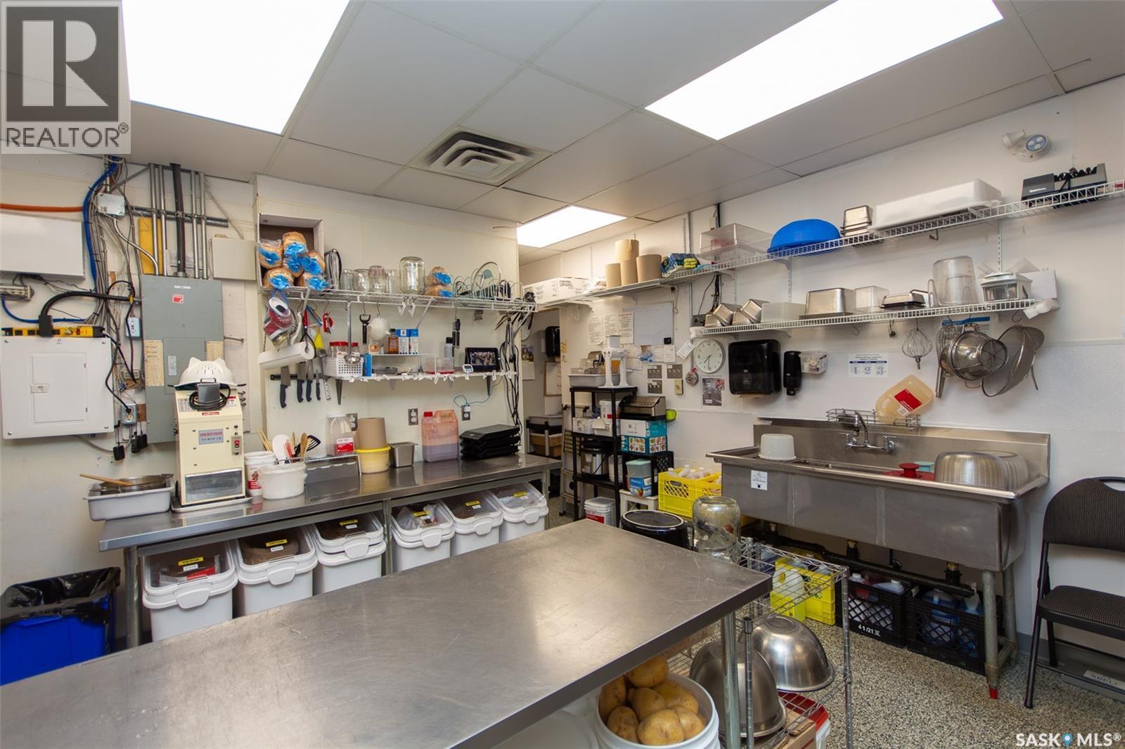 Bay C 1642 100th Street, North Battleford, Saskatchewan  S9A 0W6 - Photo 12 - SK031980