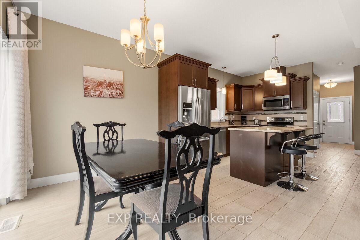 2091 Cherrywood Trail E, London North, Ontario  N6H 0C8 - Photo 10 - X12955902