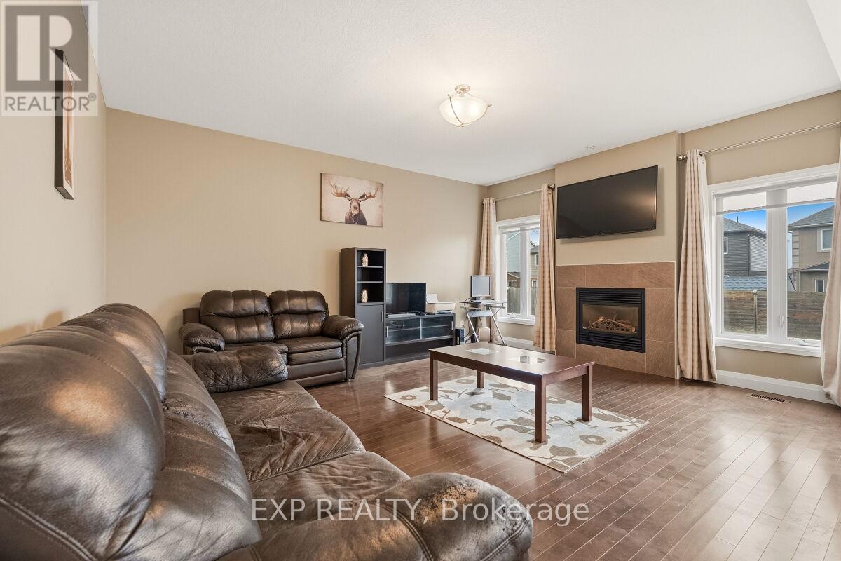 2091 Cherrywood Trail E, London North, Ontario  N6H 0C8 - Photo 12 - X12955902