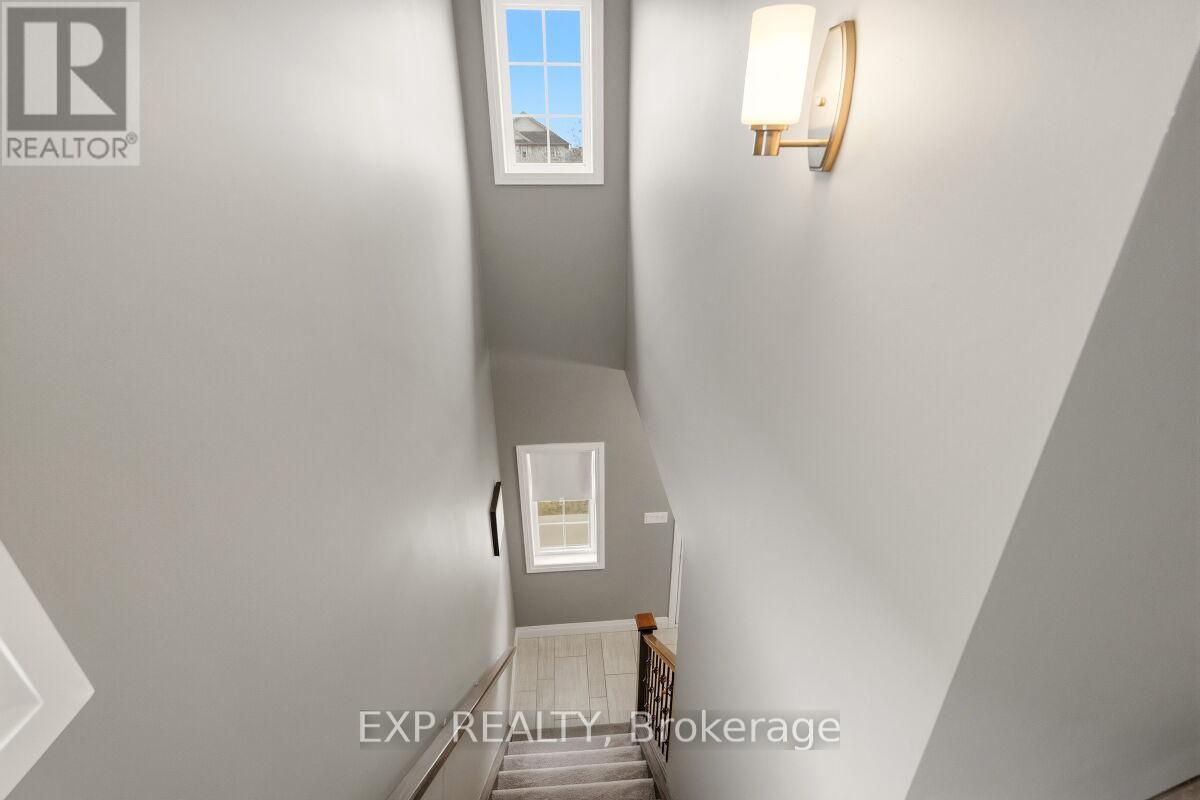 2091 Cherrywood Trail E, London North, Ontario  N6H 0C8 - Photo 18 - X12955902