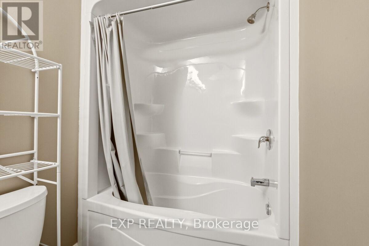 2091 Cherrywood Trail E, London North, Ontario  N6H 0C8 - Photo 30 - X12955902