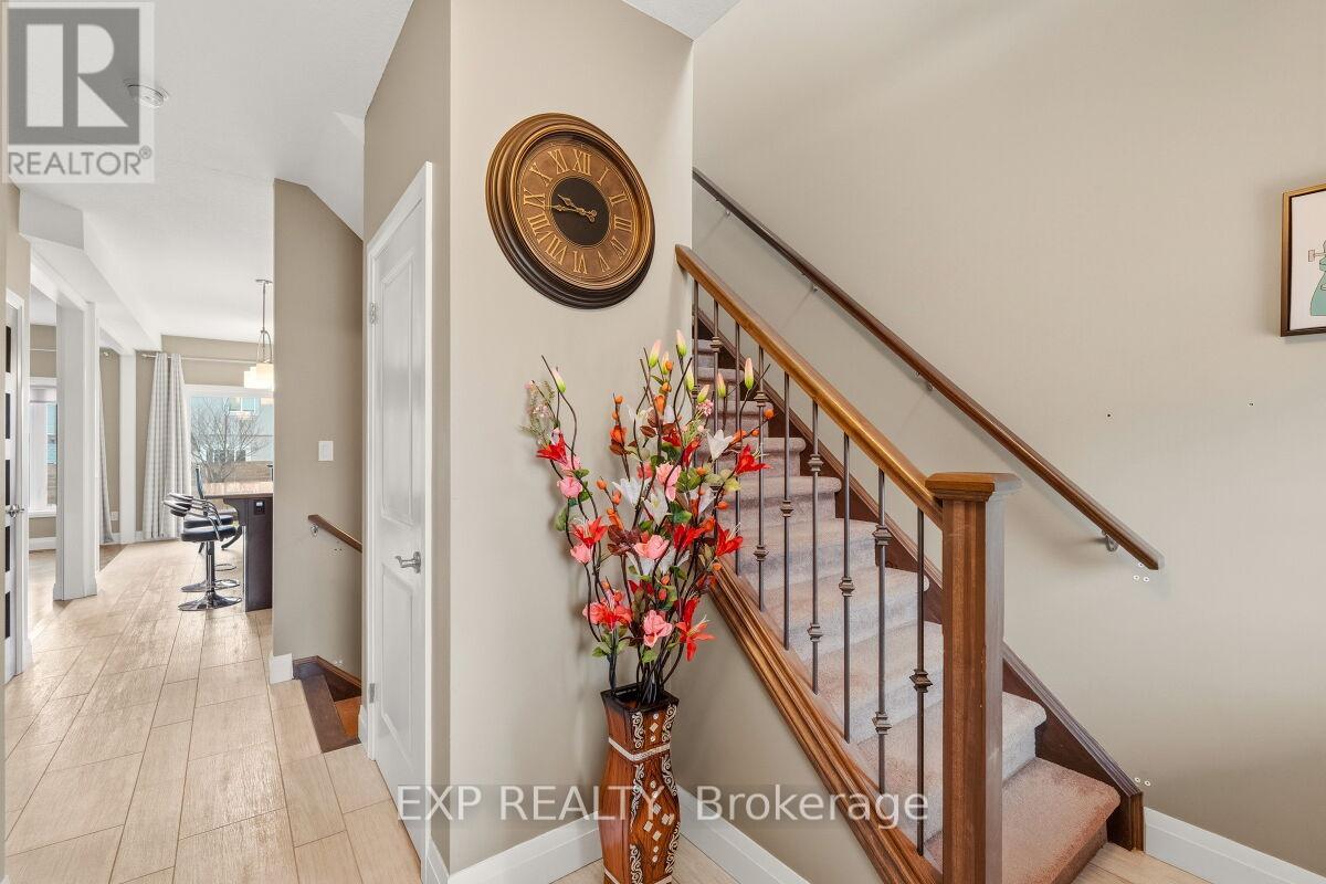 2091 Cherrywood Trail E, London North, Ontario  N6H 0C8 - Photo 4 - X12955902