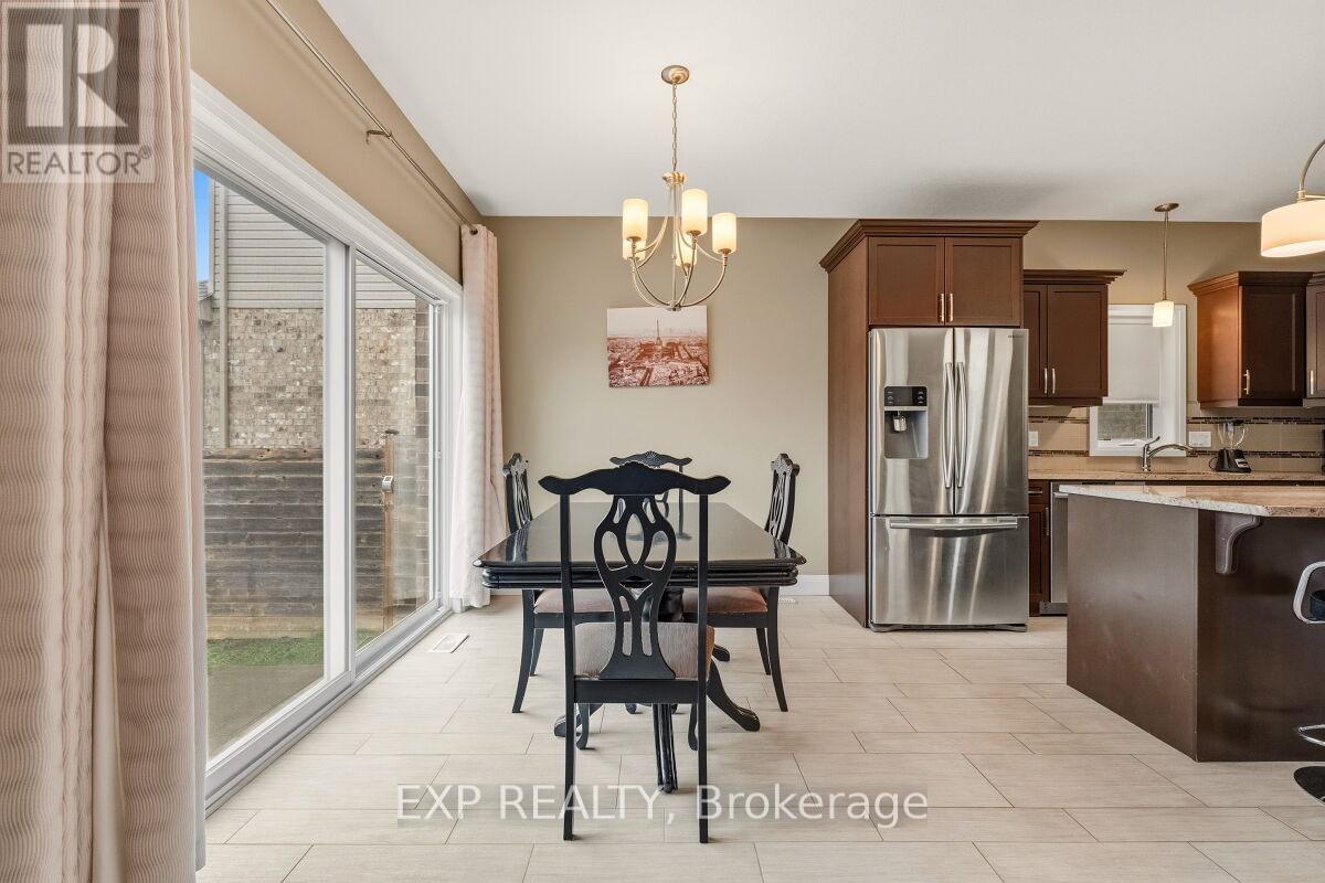 2091 Cherrywood Trail E, London North, Ontario  N6H 0C8 - Photo 9 - X12955902