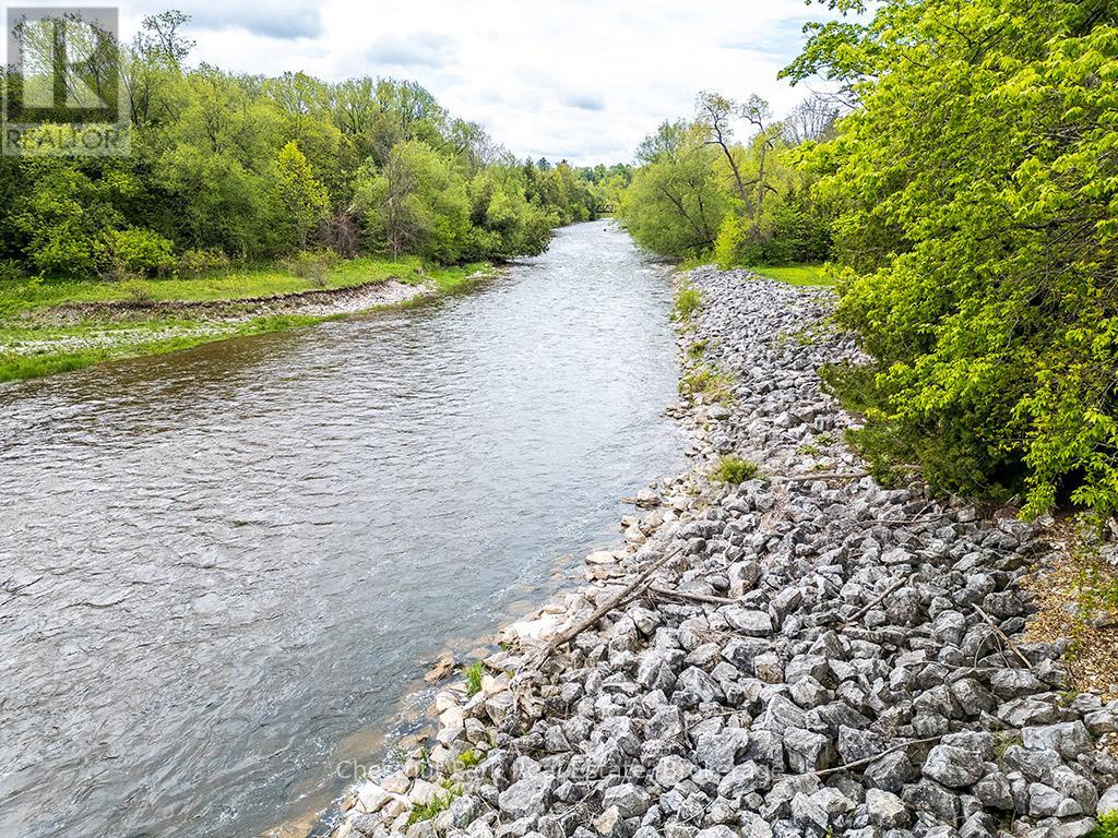 114 Clark Street, Blue Mountains, Ontario  N0H 1J0 - Photo 41 - X12938276