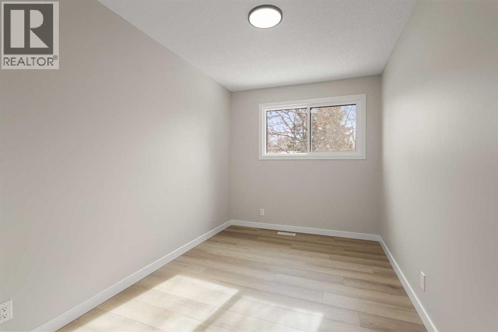 347 Queensland Drive Se, Calgary, Alberta  T2J 3R6 - Photo 21 - A2291982