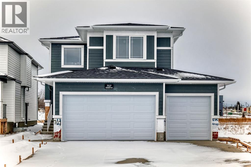 707 Mandalay Avenue, Carstairs, Alberta  T0M 0N0 - Photo 2 - A2292567