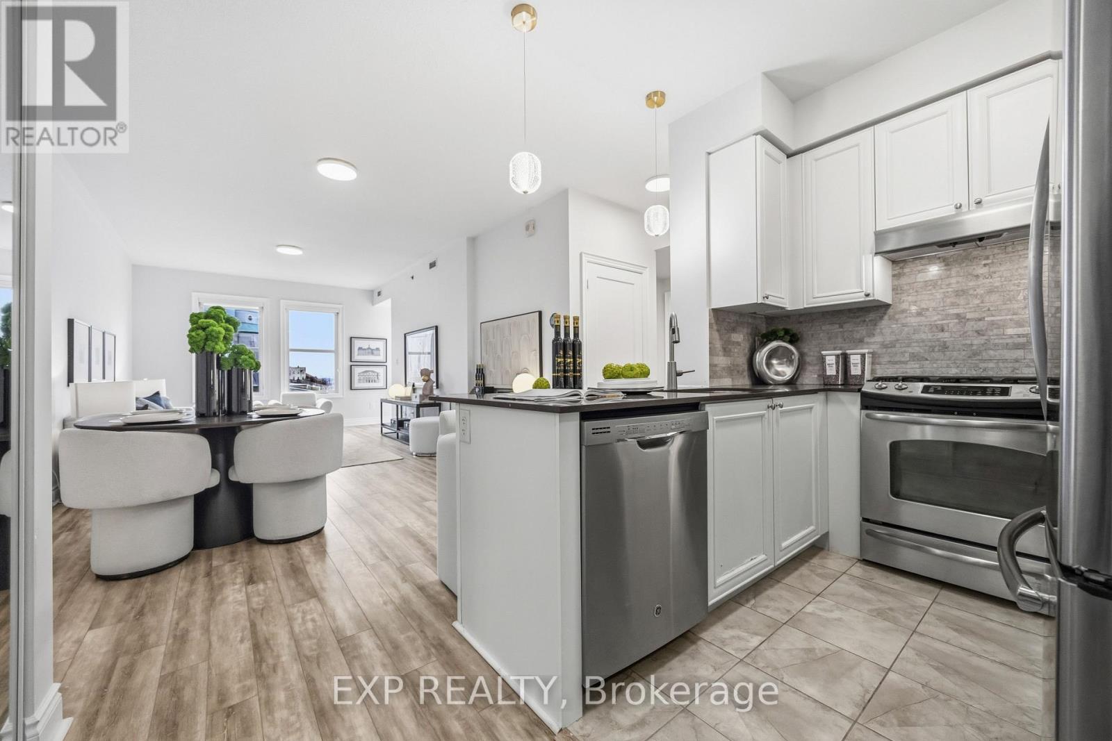 211 - 28 Prince Regent Street, Markham, Ontario  L6C 0V5 - Photo 3 - N12955888