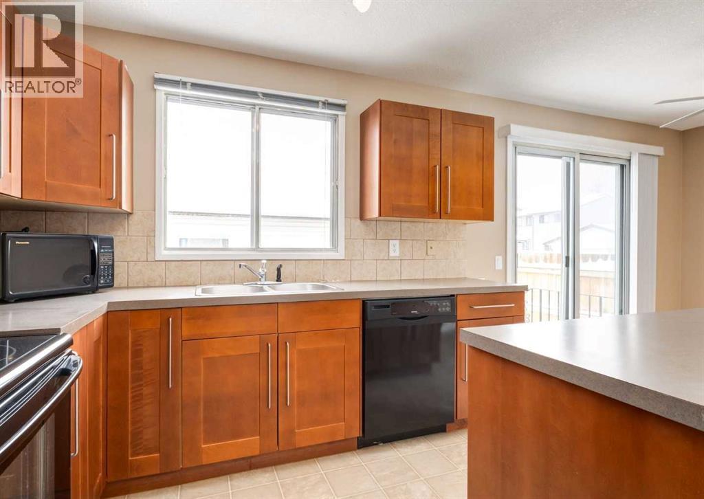 8 Castlepark Way NE, Calgary, Alberta  T3J 1R8 - Photo 11 - A2298883