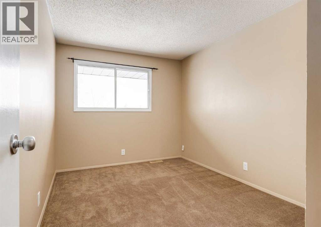 8 Castlepark Way NE, Calgary, Alberta  T3J 1R8 - Photo 18 - A2298883